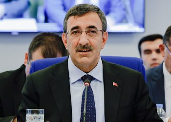 نائب أردوغان: نشجع السوريين على العودة الطوعية