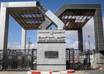 مصر: معبر رفح سيظل مفتوحا للمساعدات الإنسانية للفلسطينيين