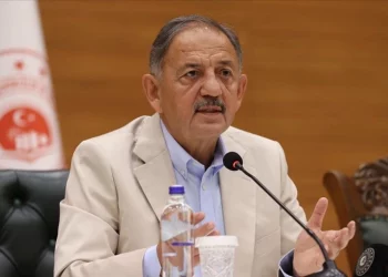 وزير تركي: ضحايا الزلزال سيتسلمون منازلهم بأقرب وقت ممكن