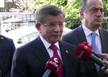 داود أوغلو يطلب من أردوغان التعاون مجددًا