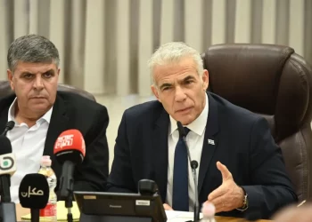 يائير لابيد: تناول الإعلام للحرب بموضوعية يخدم حماس