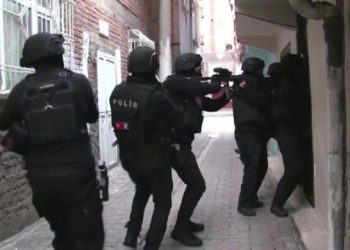 عقب تفجير أنقرة .. اعتقال 20 بعضهم من الحزب الكردي