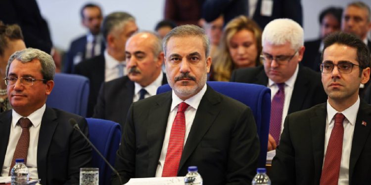 هاكان فيدان: الاتحاد الأوروبي يظهر تركيا معادية للأكراد