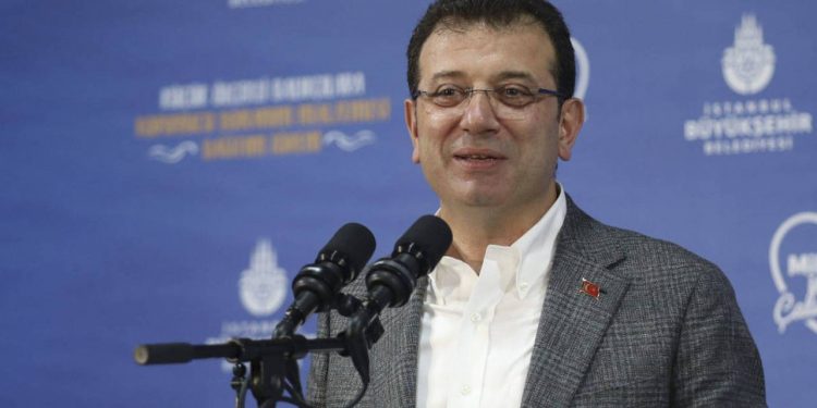 إمام أوغلو: علينا الفوز في الانتخابات البلدية بنجاح يفوق عام 2019