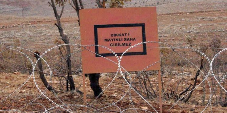 تركيا بها 810 ألف و943 لغماً تحت الأرض