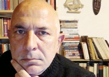 اعتقال الصحفي التركي جنكيز إردنتش