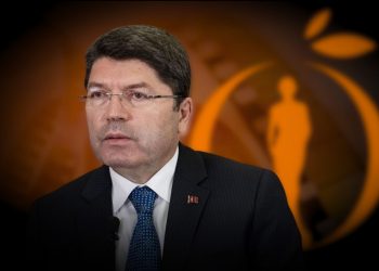 وزير يكرر مطلب أردوغان بشأن دستور تركي جديد