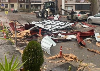 تركيا.. مصرع شخصين وإصابة 10 بسبب الطقس السيء