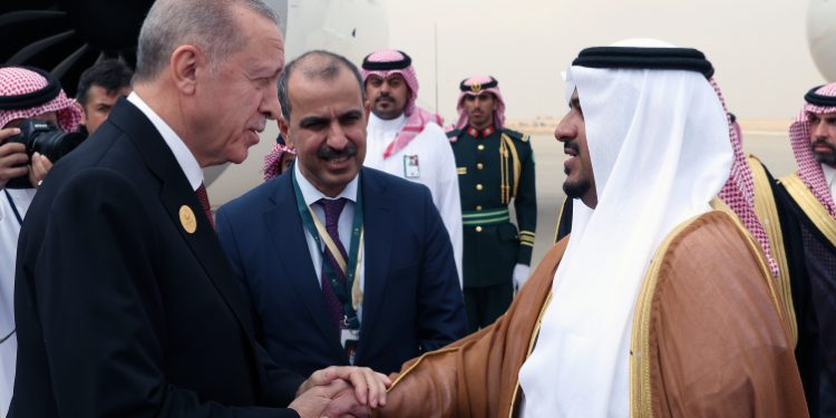 أردوغان يشارك في القمة العربية الإسلامية بالسعودية
