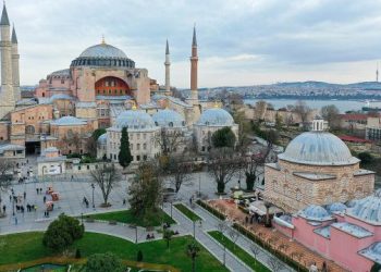 آيا صوفيا لن يكون دخوله مجانيا للسياح الأجانب