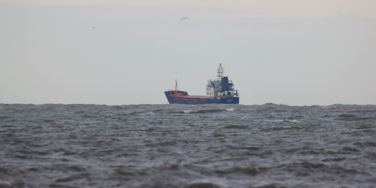 غرق سفينة شحن كانت في طريقها من مصر إلى إسطنبول