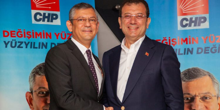 تركيا.. إمام أوغلو يزور رئيس حزب الشعب الجمهوري الجديد