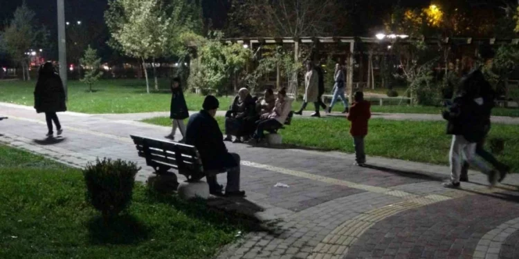 زلزالان بقوة 5.2 و4.7 يهزان ملاطية التركية