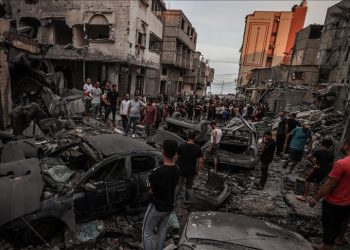 شهر على الحرب: عدد شهداء غزة يتجاوز 10 آلاف