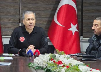 وزير الداخلية التركي: 12 بحارا في عداد المفقودين