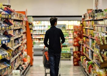 زيادة الحد الأدنى للأجور في تركيا تعقِّد خفض التضخم