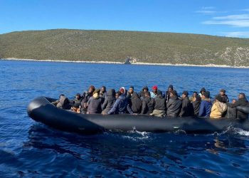 القبض على 280 مهاجرا غير شرعي في إزمير