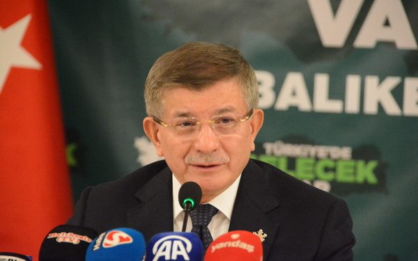 داود أوغلو: بابنا مفتوح للتحالف في الانتخابات