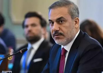 وزير الخارجية التركي يتباحث مع مفوض الاتحاد الأوروبي لشؤون التوسع