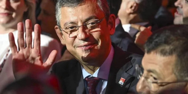 رئيس حزب الشعب الجمهوري “أوزجور أوزال” سيزور فلسطين!