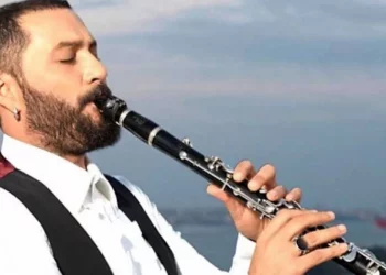 عازف كلارينيت ينفي ترشحه في بيرجاما عن حزب أردوغان