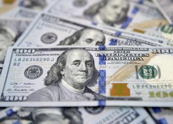 الدولار يواصل الارتفاع أمام الليرة