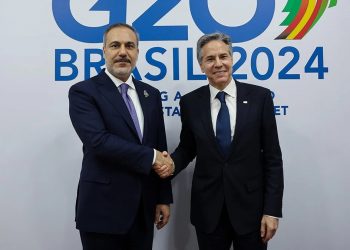 وزير خارجية تركيا يلتقي نظيره الأمريكي في البرازيل