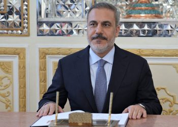 صحفية تركية تسلط الضوء على انتحار دبلوماسيين بالخارج