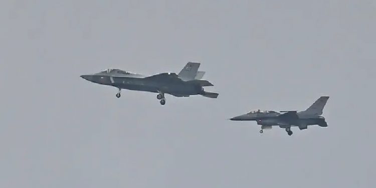 المقاتلة التركية “كان” تجري أولى رحلاتها