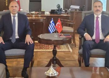 وزيرا خارجية تركيا واليونان يلتقيان في ميونخ