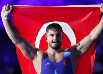 المصارع التركي طه أكغول بطل أوروبا مجددا