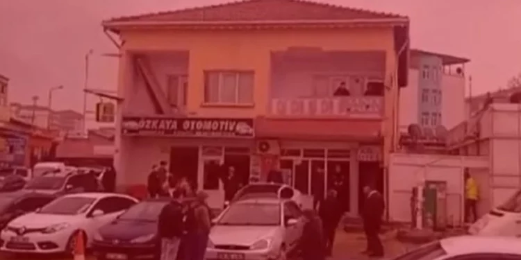 تركيا.. قتيلان و6 جرحى إثر انفجار بمصنع في قوجايلي