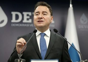 باباجان: ننتظر من أردوغان قطع التجارة مع إسرائيل بدلا من الخطب