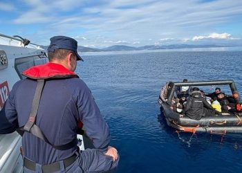 تركيا.. اعتقال 20 مهاجرًا غير شرعي قبالة سواحل موغلا