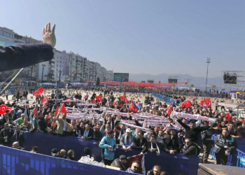 تأجيل خطاب أردوغان في إزمير بسبب انخفاض الحضور