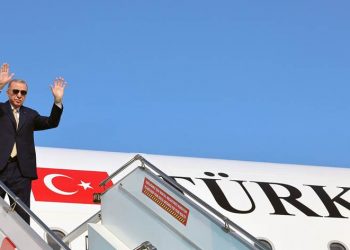 أردوغان يصل العراق ويستقبله رئيس الوزراء في المطار