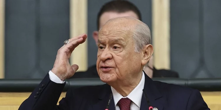 حليف أردوغان يدعو لإغلاق الحزب الكردي.. هل يتكرر السيناريو؟