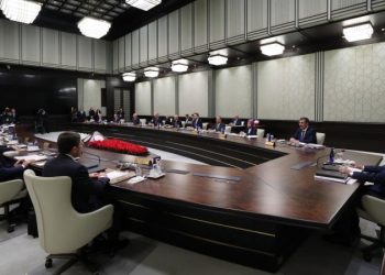 هل يقيل أردوغان 14 وزيرا في حكومته؟