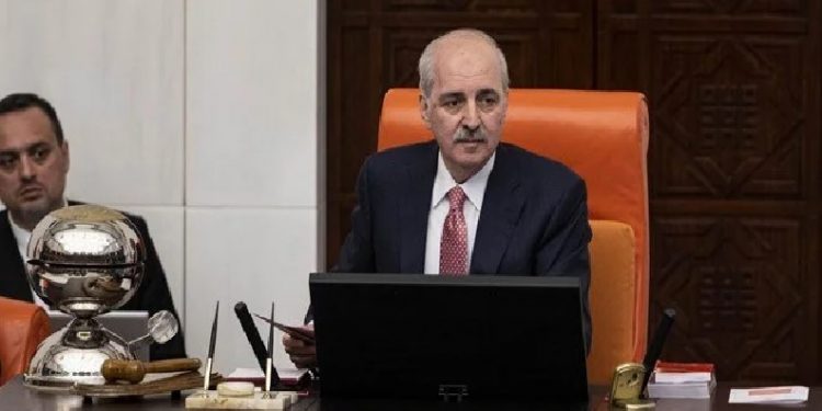 رئيس البرلمان التركي: الدستور الجديد دين في عنق تركيا