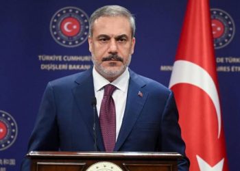 وزير الخارجية التركي يحضر اجتماع الناتو في براغ
