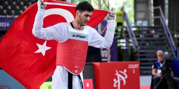 لاعب التايكوندو التركي طه بيتشار يحصد ذهبية بطولة أوروبا