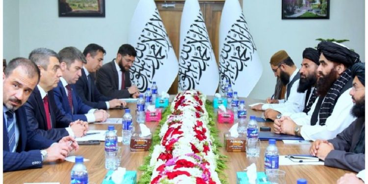 سر غياب العلم التركي خلال اجتماع في أفغانستان!