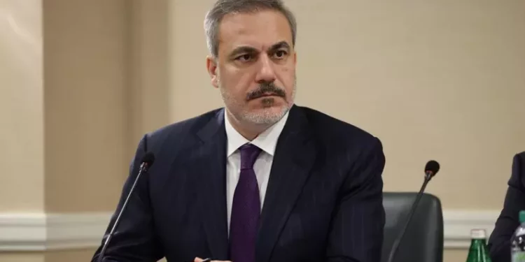 وزير الخارجية التركي يهاتف إسماعيل هنية