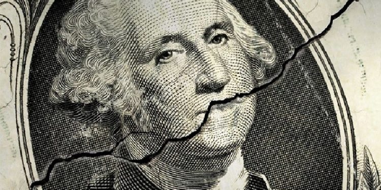 روسيا وإيران تقتربان من الاستغناء عن الدولار