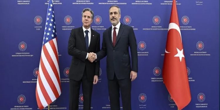 هاكان فيدان يبحث التطورات في رفح مع نظيره الأمريكي