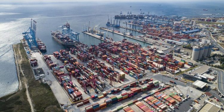 انخفاض صادرات تركيا إلى روسيا خوفا من العقوبات الأمريكية