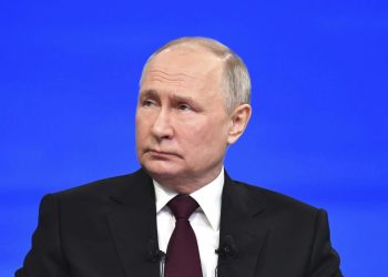 بوتين يجري اتصالا هاتفيا مع الرئيس الإيراني المؤقت