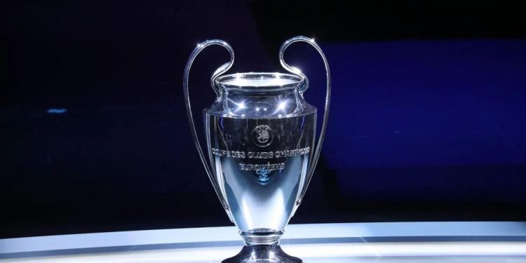 “يويفا” يختار إسطنبول لاستضافة نهائي بطولتين أوروبيتين