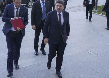 وزير العدل التركي يعلق على اعتقال قيادات أمنية بقضية أيهان بورا كابلان