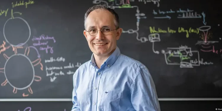 فيزيائي تركي يحصل على جائزة الأبحاث الألمانية